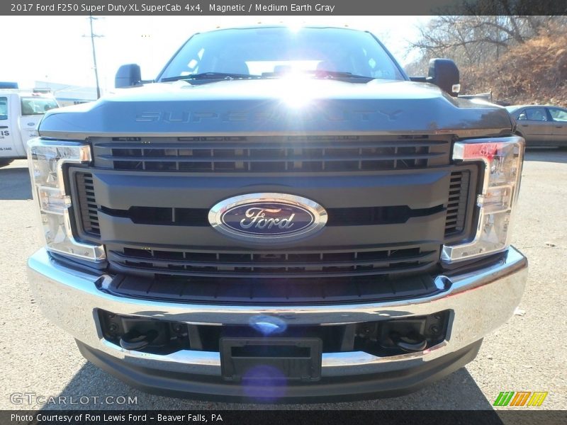 Magnetic / Medium Earth Gray 2017 Ford F250 Super Duty XL SuperCab 4x4