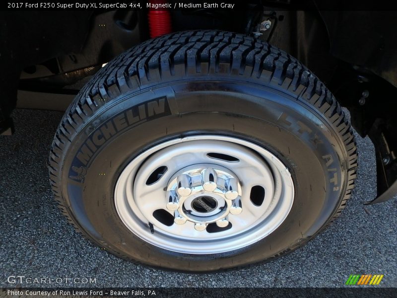 Magnetic / Medium Earth Gray 2017 Ford F250 Super Duty XL SuperCab 4x4