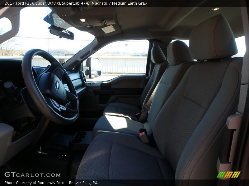 Magnetic / Medium Earth Gray 2017 Ford F250 Super Duty XL SuperCab 4x4