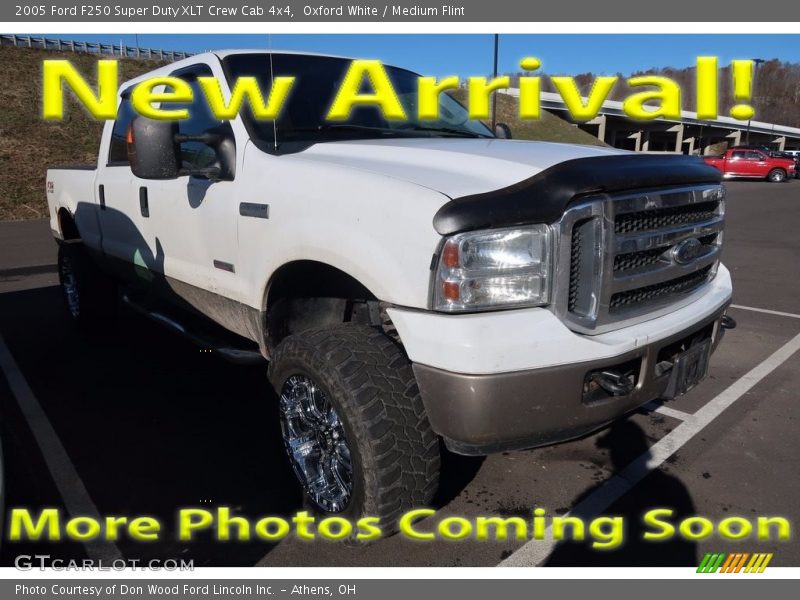 Oxford White / Medium Flint 2005 Ford F250 Super Duty XLT Crew Cab 4x4