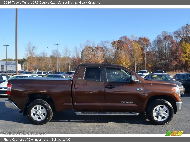 Sunset Bronze Mica / Graphite 2016 Toyota Tundra SR5 Double Cab