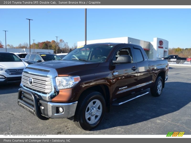 Sunset Bronze Mica / Graphite 2016 Toyota Tundra SR5 Double Cab