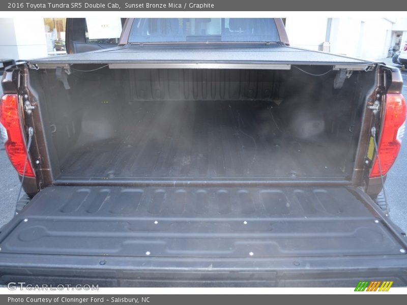Sunset Bronze Mica / Graphite 2016 Toyota Tundra SR5 Double Cab