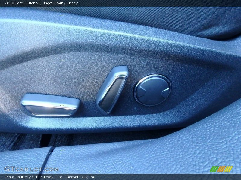 Ingot Silver / Ebony 2018 Ford Fusion SE