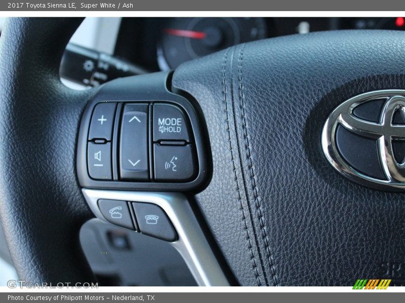 Super White / Ash 2017 Toyota Sienna LE
