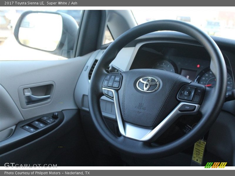 Super White / Ash 2017 Toyota Sienna LE
