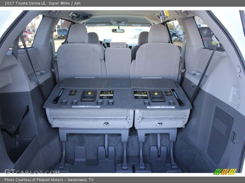 Super White / Ash 2017 Toyota Sienna LE