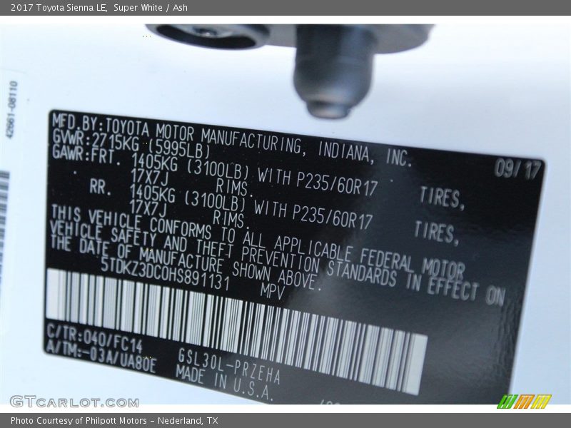 Super White / Ash 2017 Toyota Sienna LE
