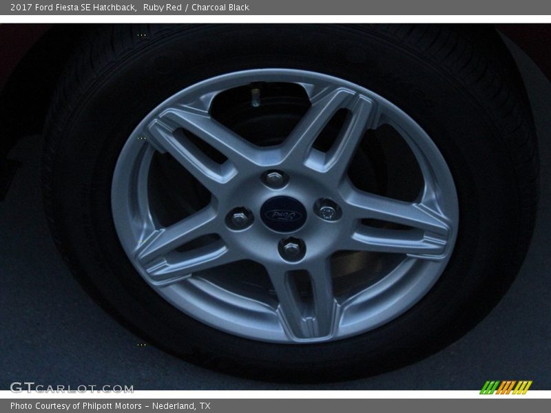 Ruby Red / Charcoal Black 2017 Ford Fiesta SE Hatchback