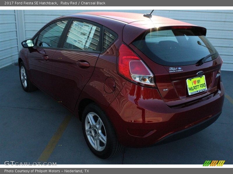 Ruby Red / Charcoal Black 2017 Ford Fiesta SE Hatchback