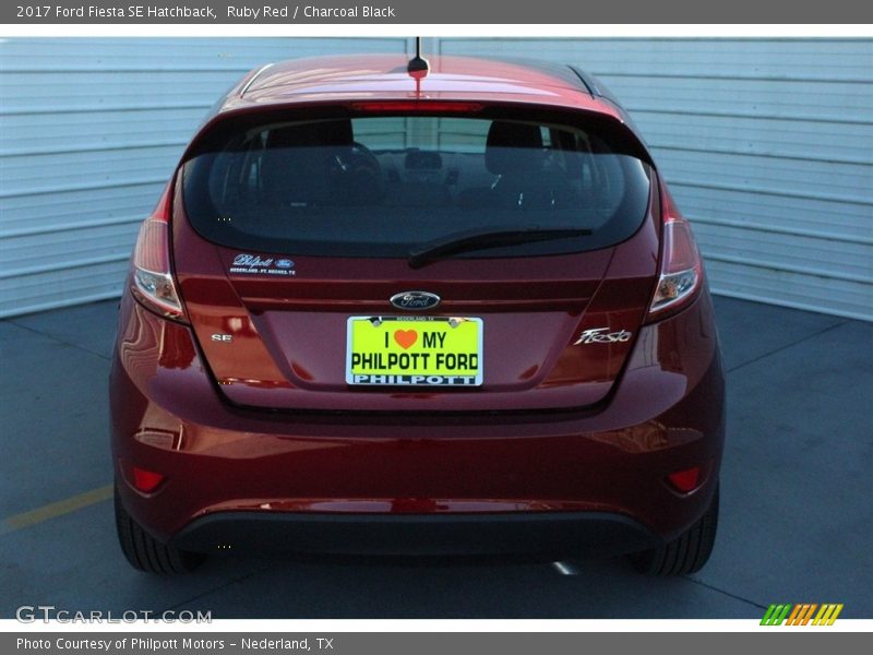 Ruby Red / Charcoal Black 2017 Ford Fiesta SE Hatchback