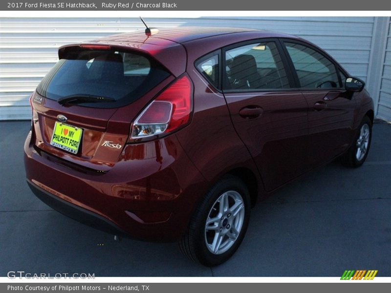 Ruby Red / Charcoal Black 2017 Ford Fiesta SE Hatchback