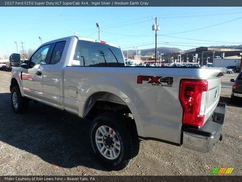 Ingot Silver / Medium Earth Gray 2017 Ford F250 Super Duty XLT SuperCab 4x4