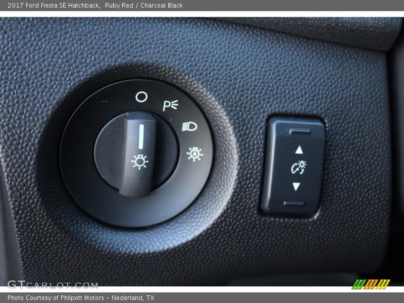 Ruby Red / Charcoal Black 2017 Ford Fiesta SE Hatchback