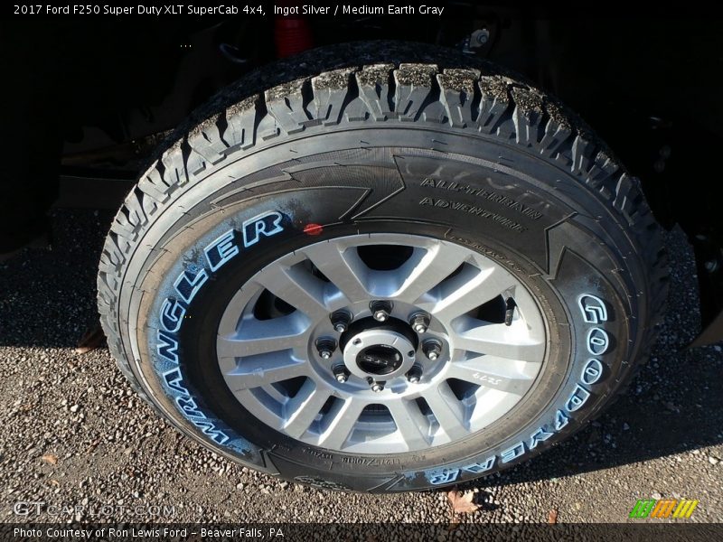 Ingot Silver / Medium Earth Gray 2017 Ford F250 Super Duty XLT SuperCab 4x4