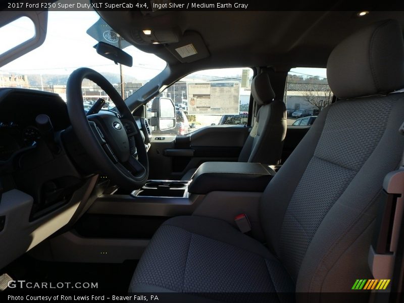 Ingot Silver / Medium Earth Gray 2017 Ford F250 Super Duty XLT SuperCab 4x4