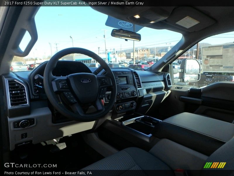 Ingot Silver / Medium Earth Gray 2017 Ford F250 Super Duty XLT SuperCab 4x4