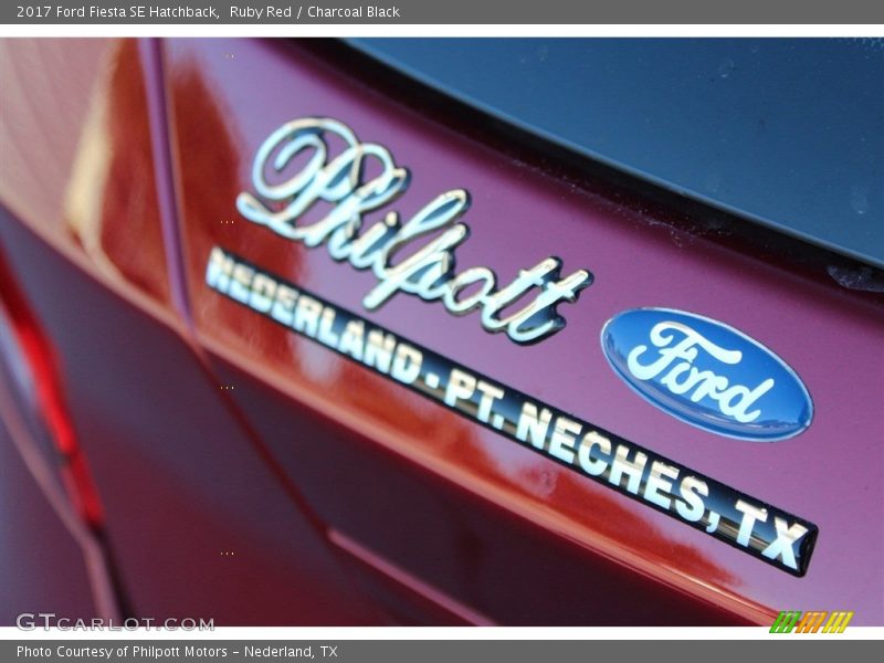 Ruby Red / Charcoal Black 2017 Ford Fiesta SE Hatchback