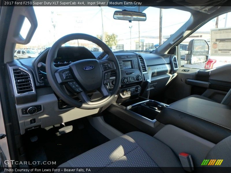 Ingot Silver / Medium Earth Gray 2017 Ford F250 Super Duty XLT SuperCab 4x4