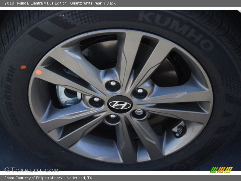 Quartz White Pearl / Black 2018 Hyundai Elantra Value Edition