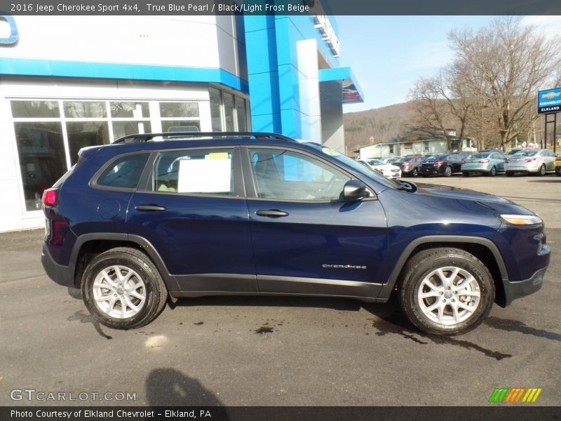 True Blue Pearl / Black/Light Frost Beige 2016 Jeep Cherokee Sport 4x4