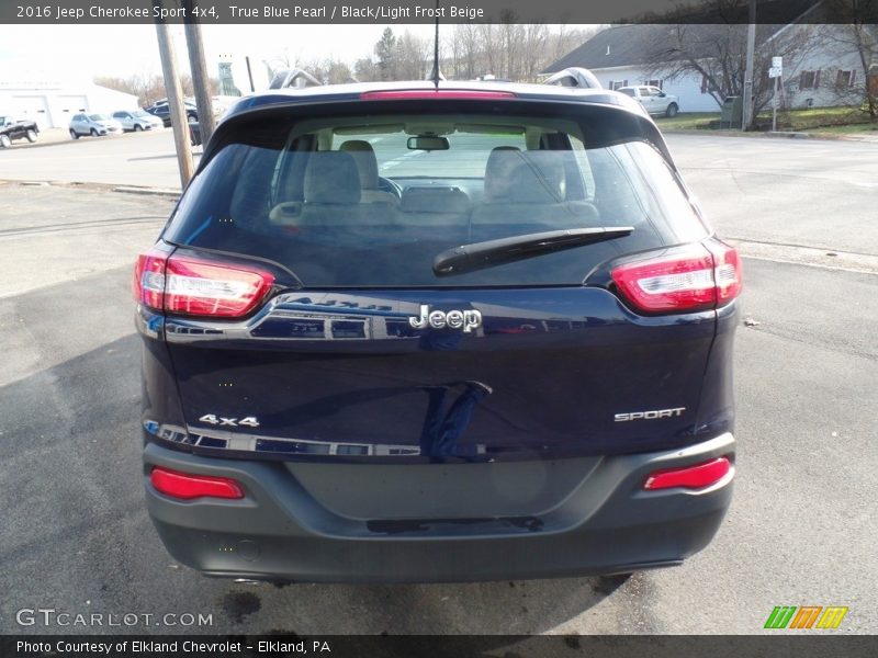 True Blue Pearl / Black/Light Frost Beige 2016 Jeep Cherokee Sport 4x4