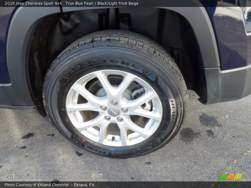 True Blue Pearl / Black/Light Frost Beige 2016 Jeep Cherokee Sport 4x4