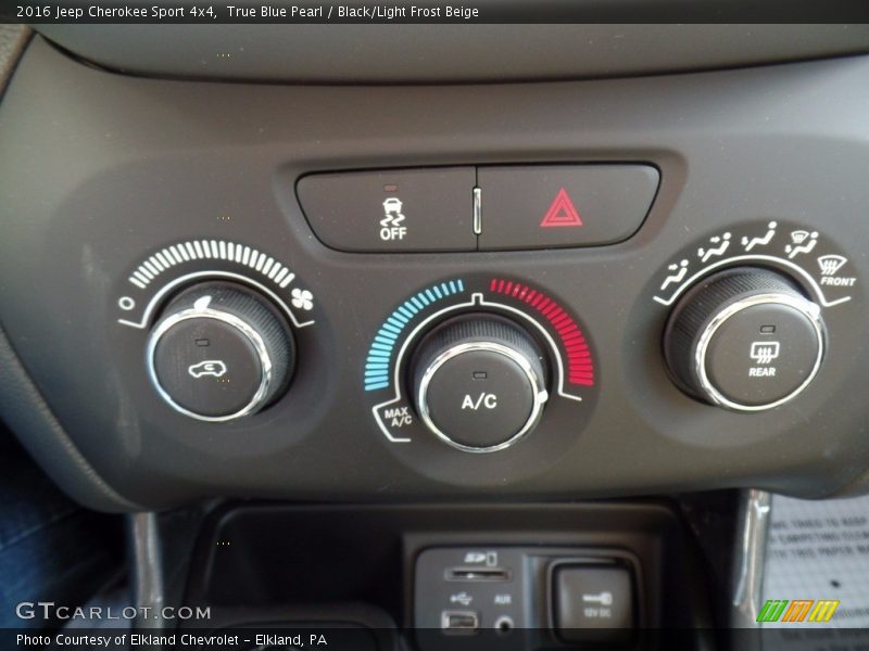 True Blue Pearl / Black/Light Frost Beige 2016 Jeep Cherokee Sport 4x4