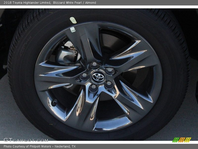 Blizzard White Pearl / Almond 2018 Toyota Highlander Limited