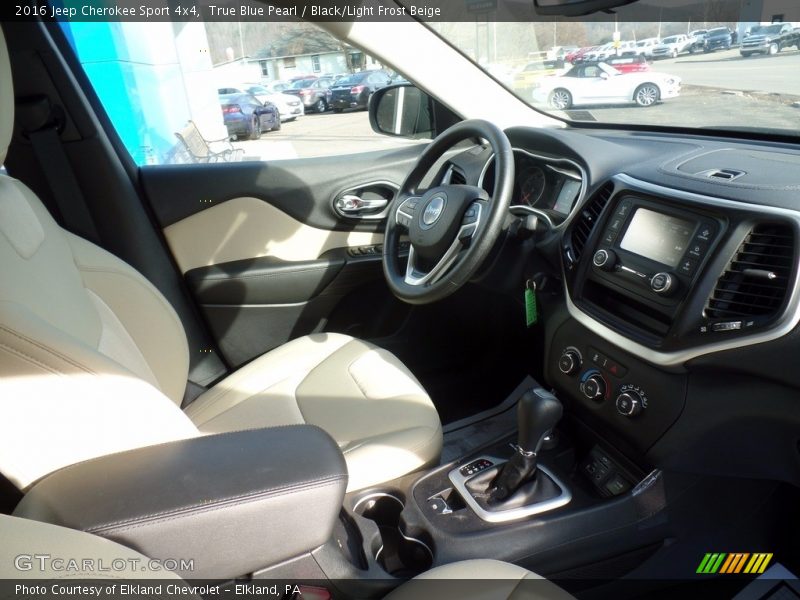 True Blue Pearl / Black/Light Frost Beige 2016 Jeep Cherokee Sport 4x4