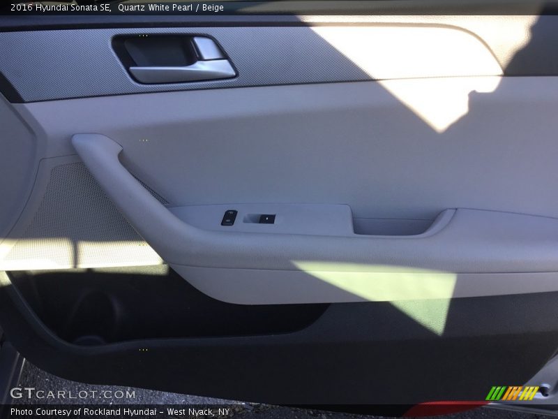 Quartz White Pearl / Beige 2016 Hyundai Sonata SE