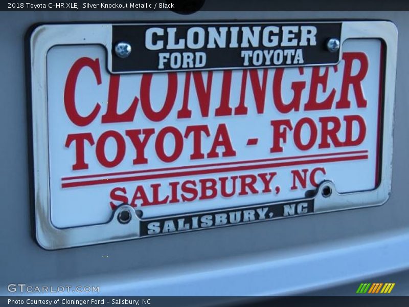 Silver Knockout Metallic / Black 2018 Toyota C-HR XLE