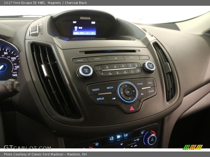 Magnetic / Charcoal Black 2017 Ford Escape SE 4WD