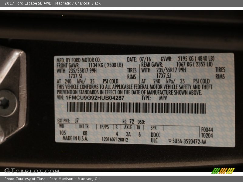 Magnetic / Charcoal Black 2017 Ford Escape SE 4WD