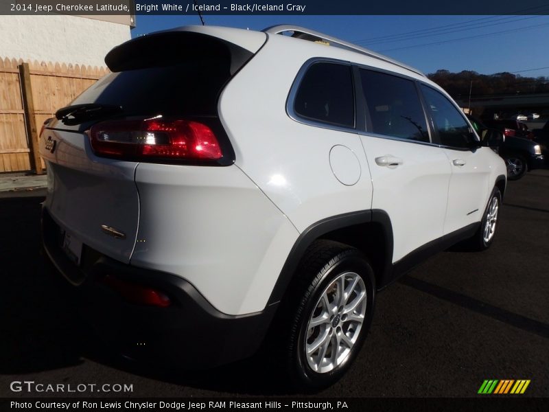 Bright White / Iceland - Black/Iceland Gray 2014 Jeep Cherokee Latitude