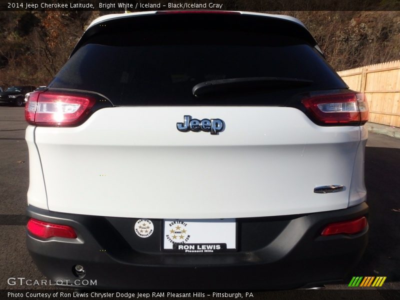 Bright White / Iceland - Black/Iceland Gray 2014 Jeep Cherokee Latitude
