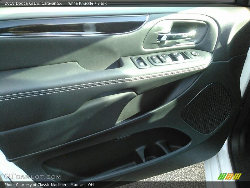 White Knuckle / Black 2018 Dodge Grand Caravan SXT
