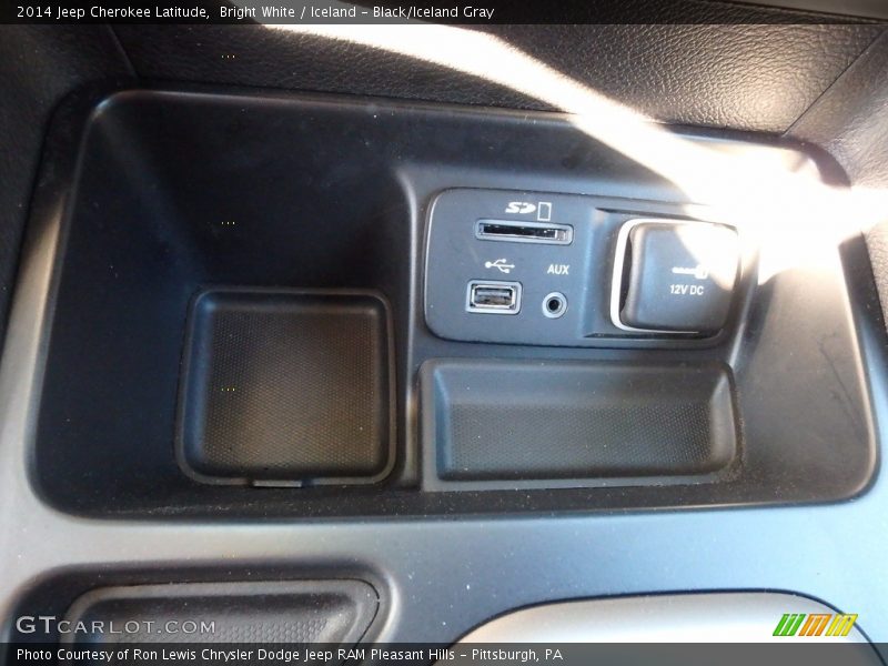 Bright White / Iceland - Black/Iceland Gray 2014 Jeep Cherokee Latitude