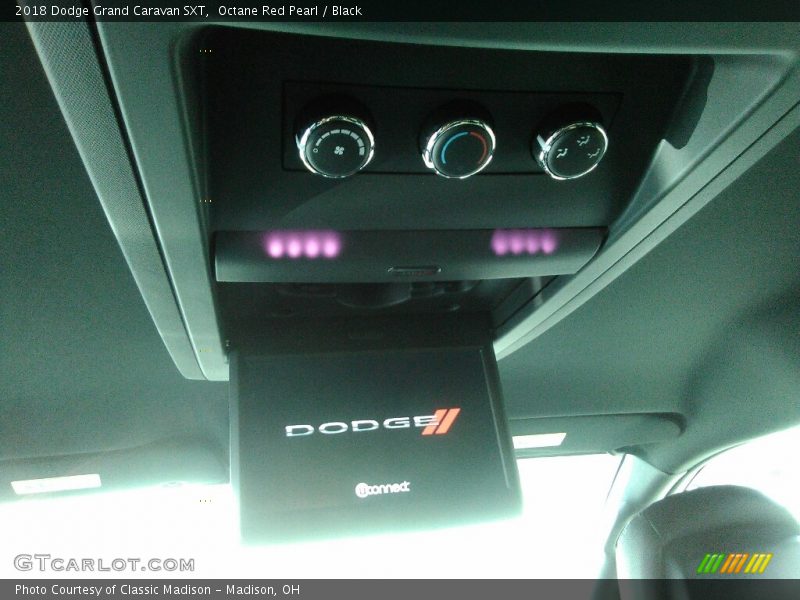 Octane Red Pearl / Black 2018 Dodge Grand Caravan SXT