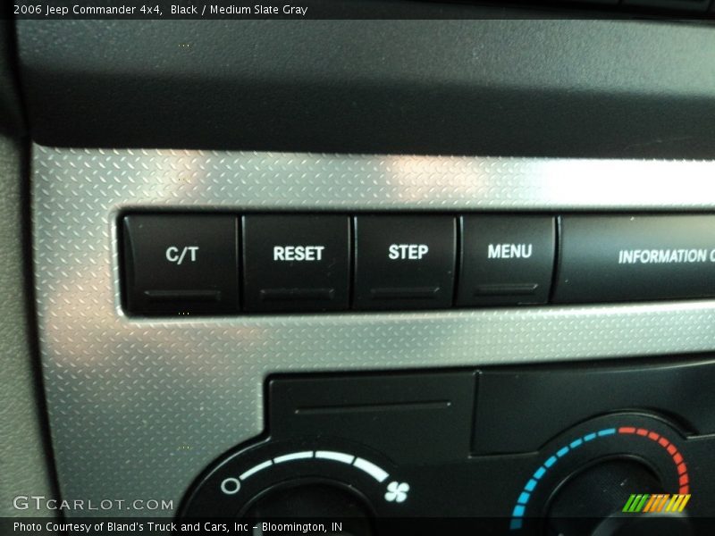 Black / Medium Slate Gray 2006 Jeep Commander 4x4