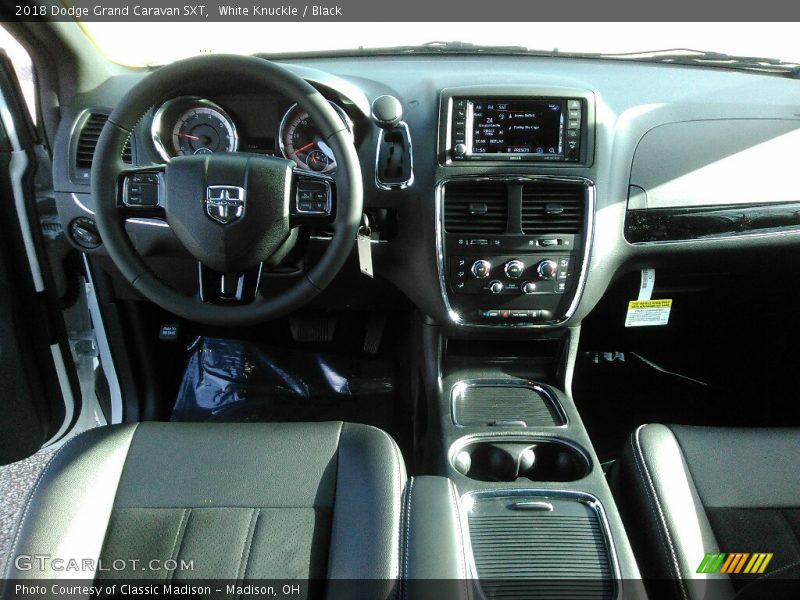 White Knuckle / Black 2018 Dodge Grand Caravan SXT