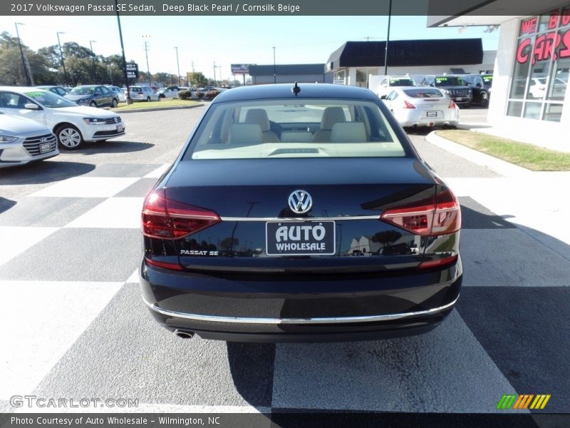Deep Black Pearl / Cornsilk Beige 2017 Volkswagen Passat SE Sedan