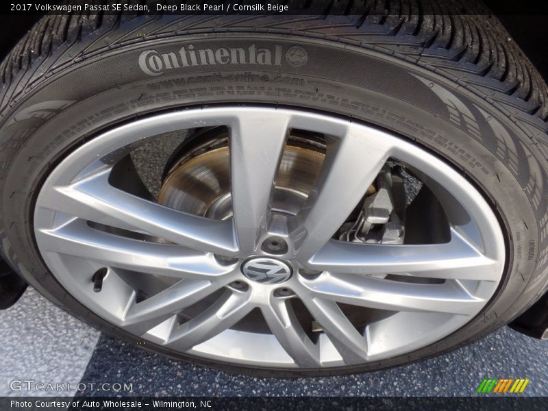 Deep Black Pearl / Cornsilk Beige 2017 Volkswagen Passat SE Sedan