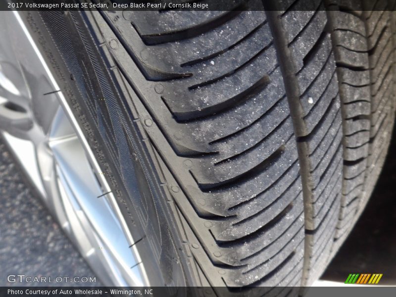 Deep Black Pearl / Cornsilk Beige 2017 Volkswagen Passat SE Sedan