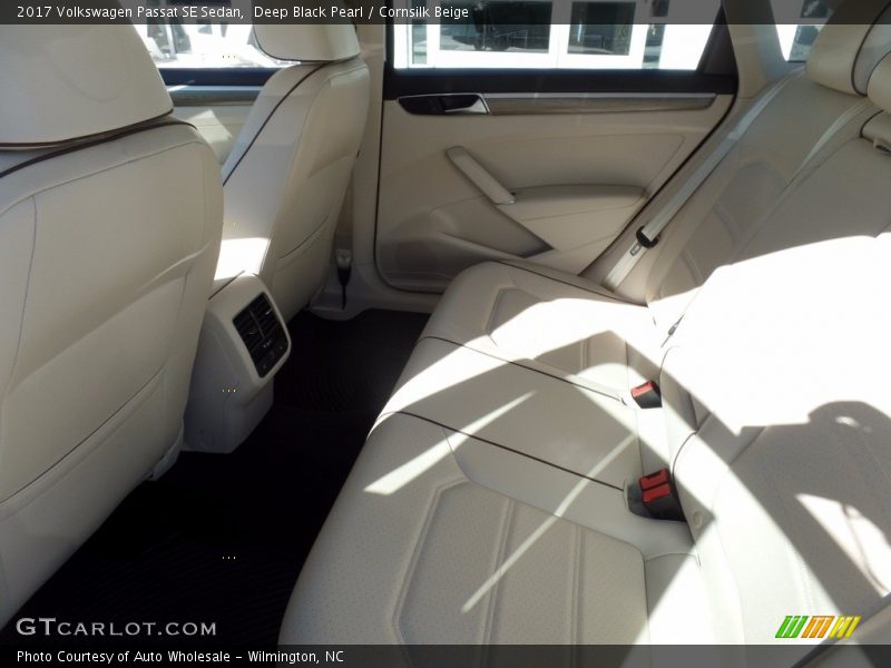 Deep Black Pearl / Cornsilk Beige 2017 Volkswagen Passat SE Sedan