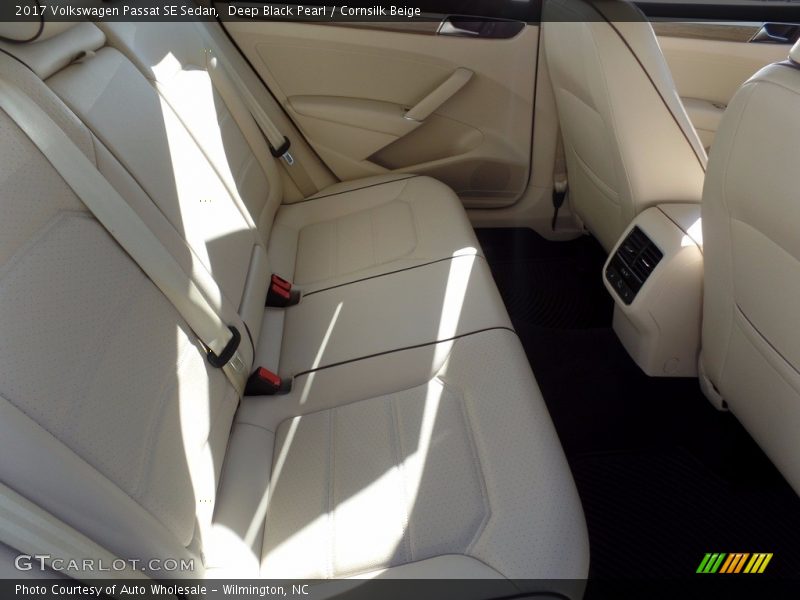 Deep Black Pearl / Cornsilk Beige 2017 Volkswagen Passat SE Sedan