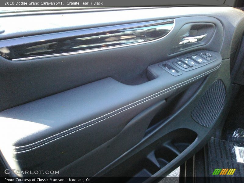 Granite Pearl / Black 2018 Dodge Grand Caravan SXT