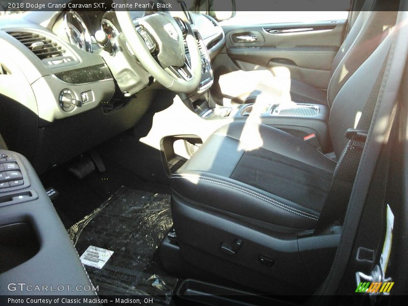 Granite Pearl / Black 2018 Dodge Grand Caravan SXT