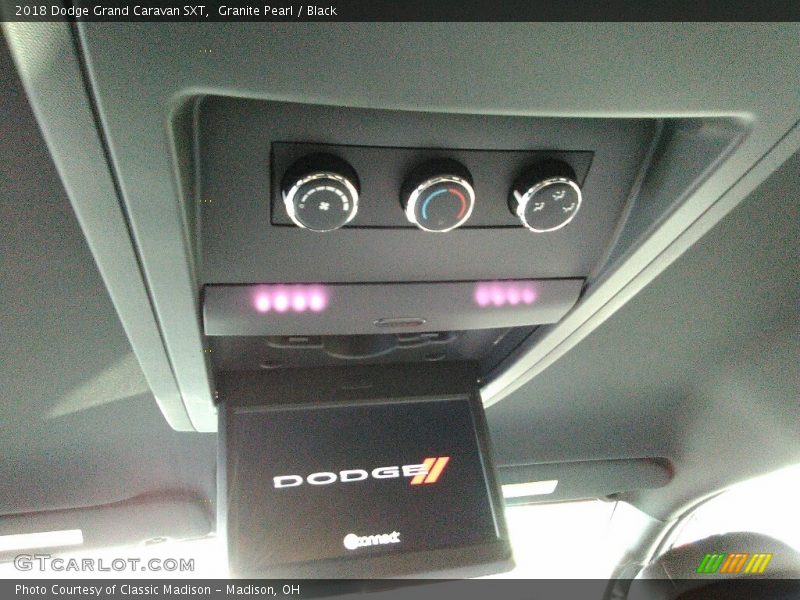 Granite Pearl / Black 2018 Dodge Grand Caravan SXT