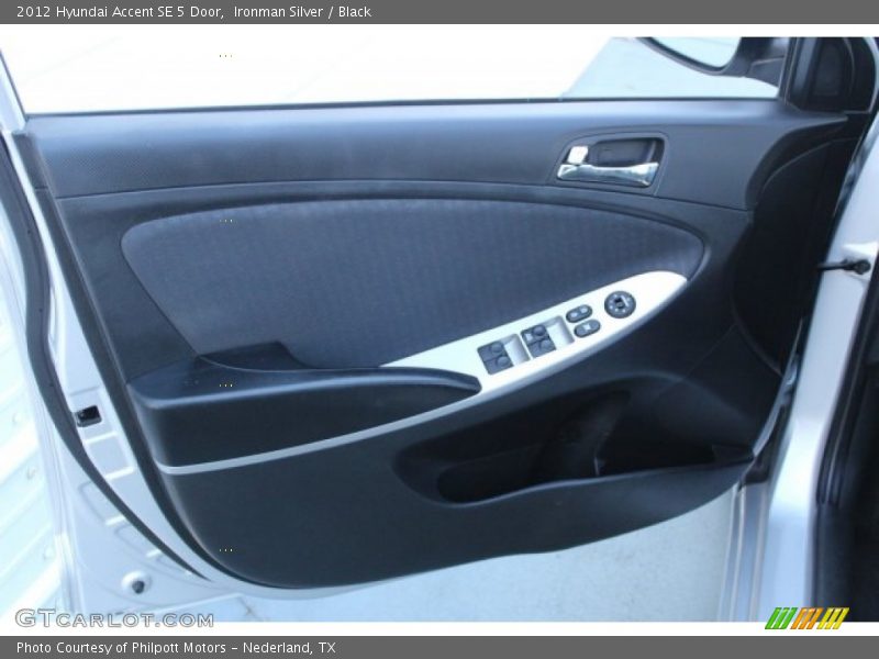 Ironman Silver / Black 2012 Hyundai Accent SE 5 Door